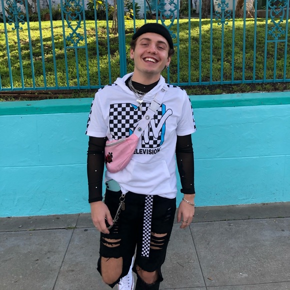 💖SALE IN MY CLOSET💖 - Picture 2 of 7